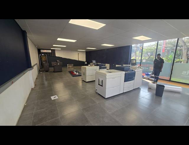 160M² BUILDING TO LET IN BALLITO DISTRICT